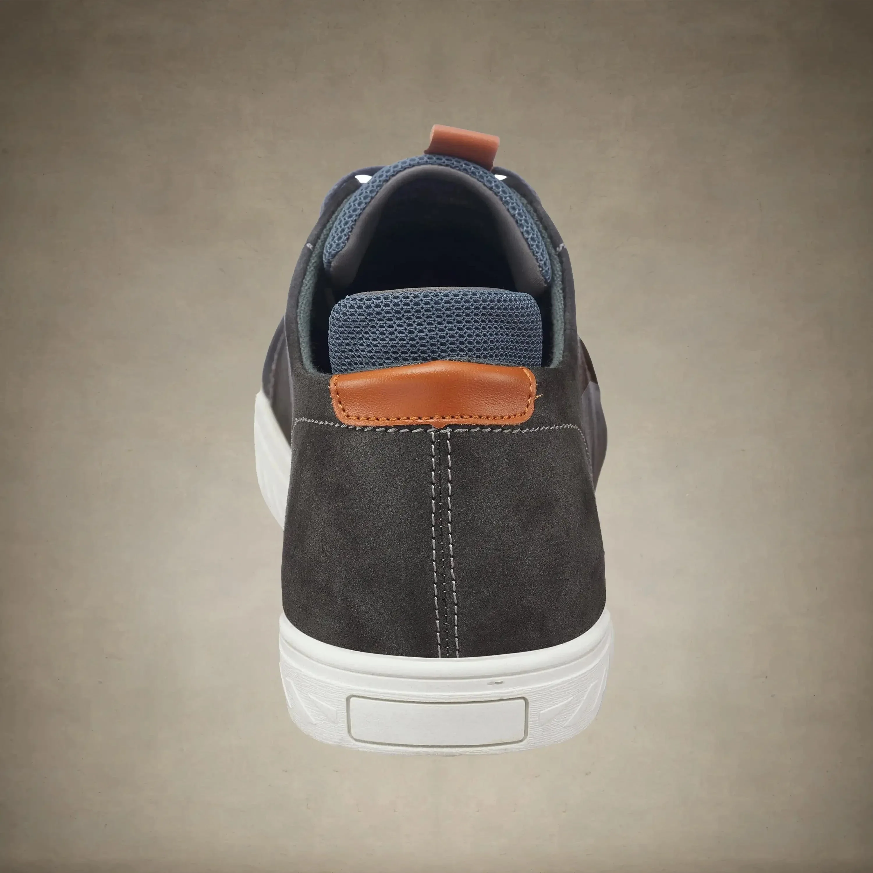 Men's Bulls Low Top Court Shoes - FINAL SALE - Image 13