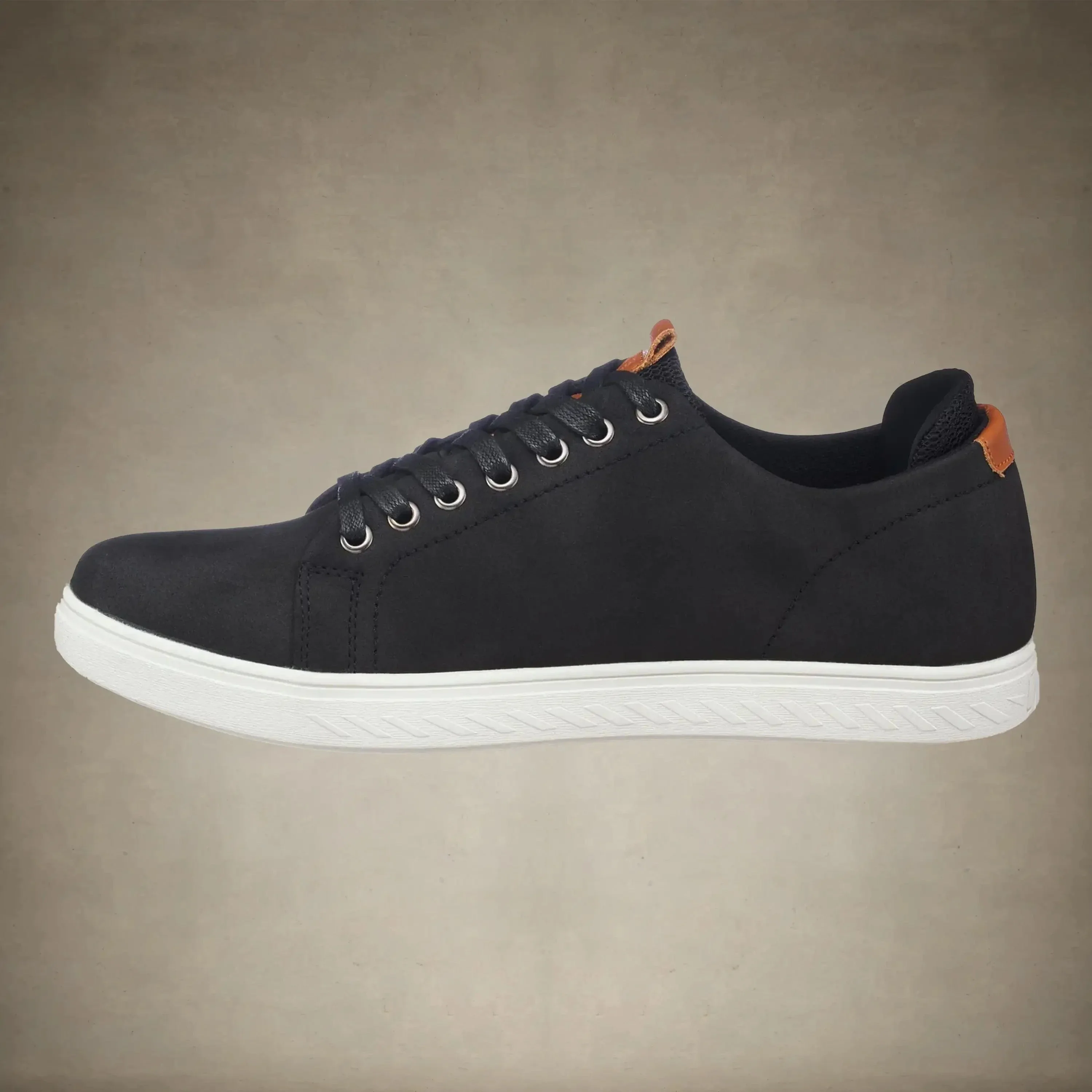 Men's Bulls Low Top Court Shoes - FINAL SALE - Image 7
