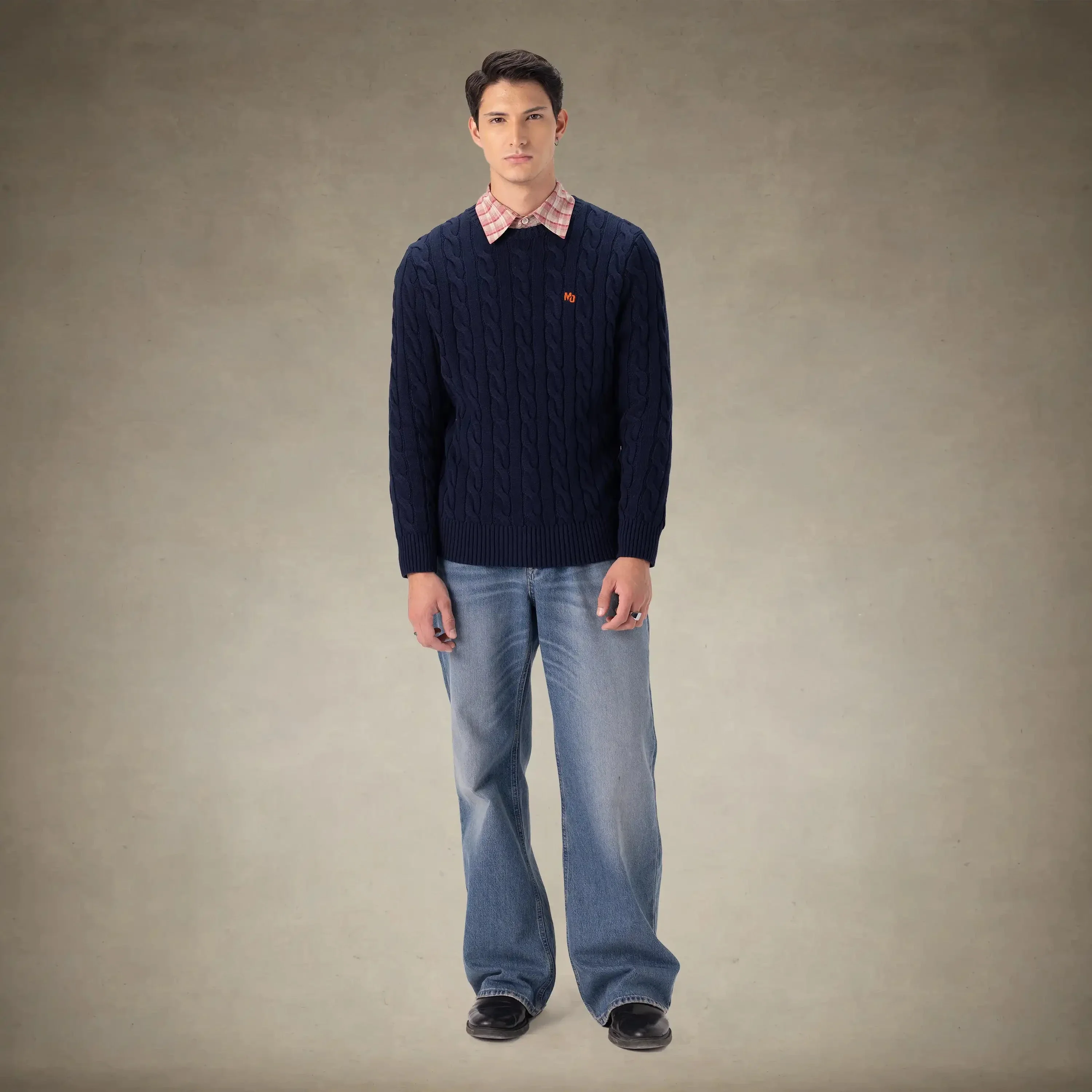 Men's Crew Neck Cable Sweater - Image 16