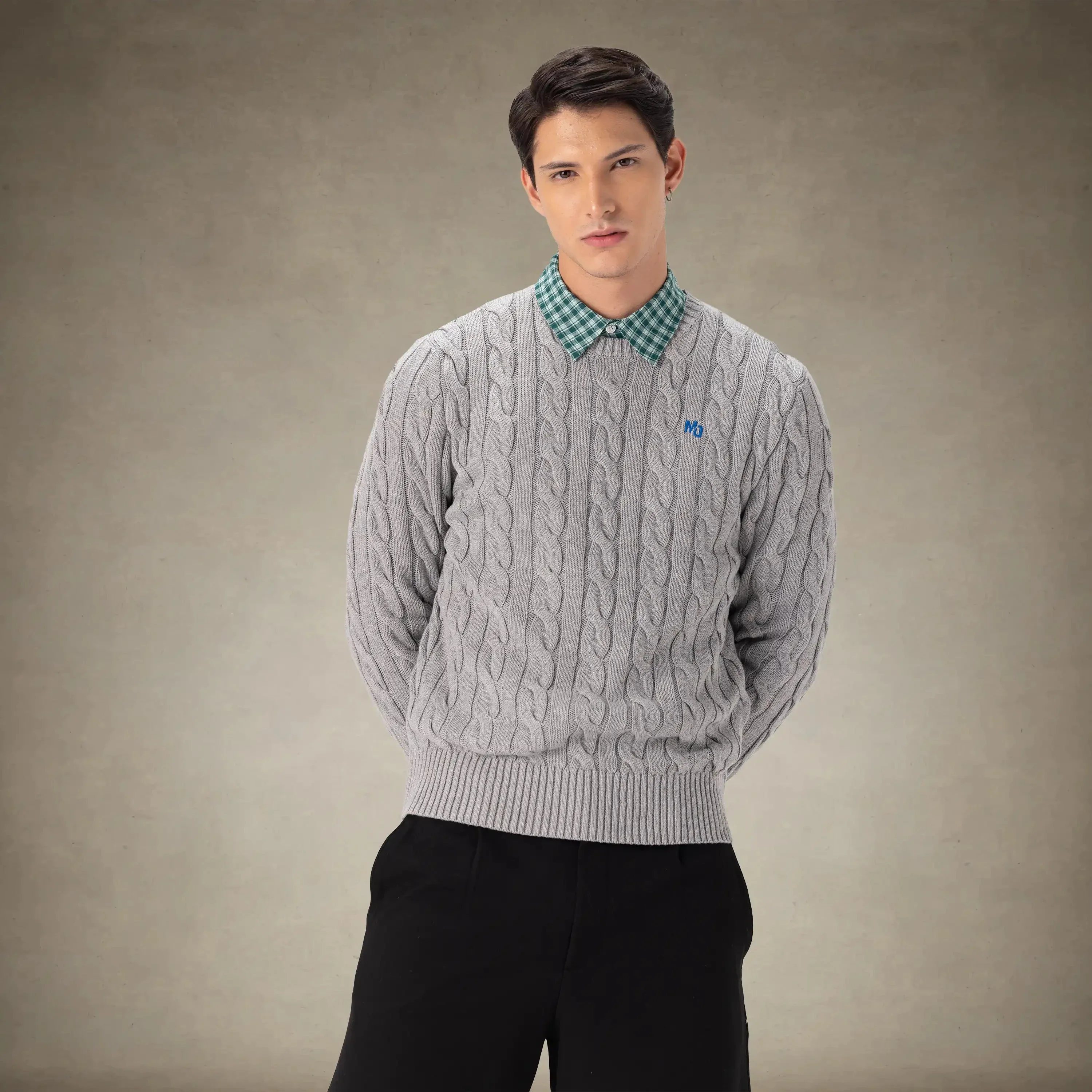 Men's Crew Neck Cable Sweater - Image 19