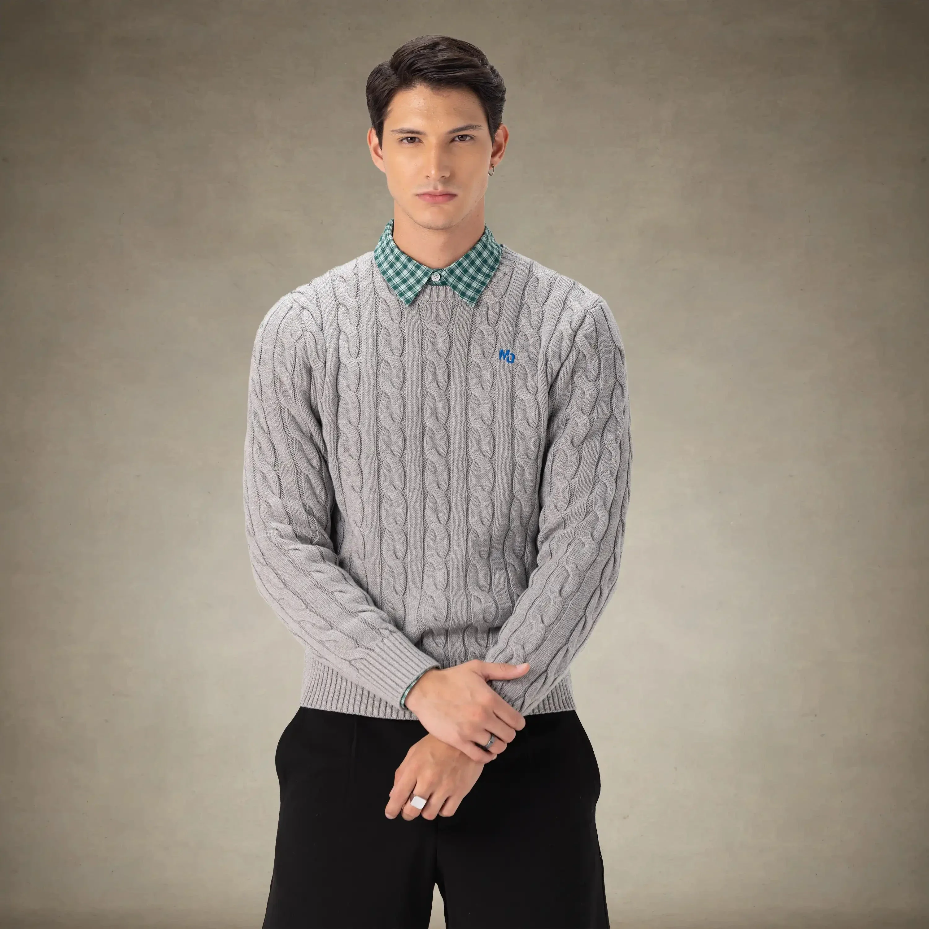 Men's Crew Neck Cable Sweater - Image 3
